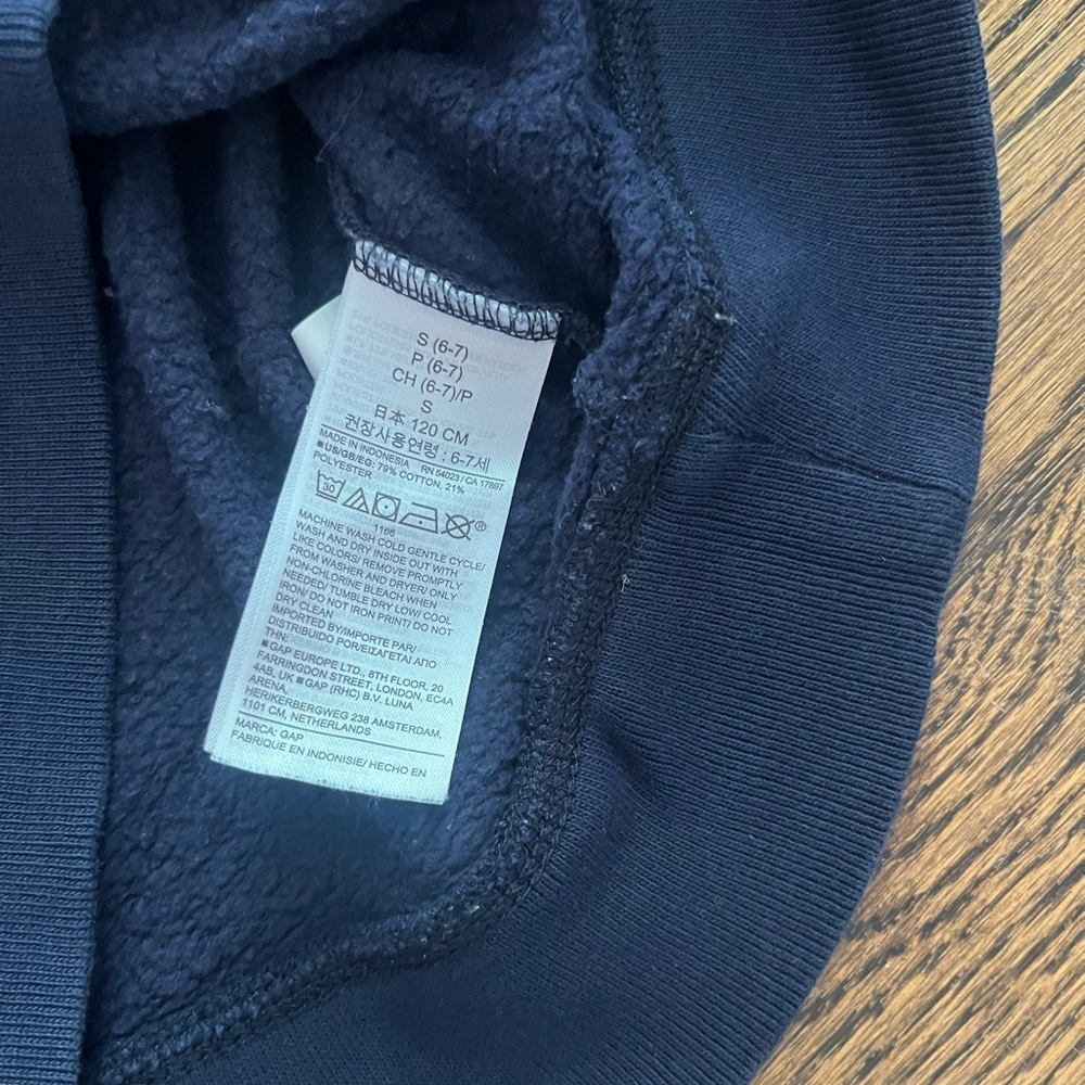 GAP logo Boys Crewneck Blue Navy sweatshirt size S - Picture 3 of 4